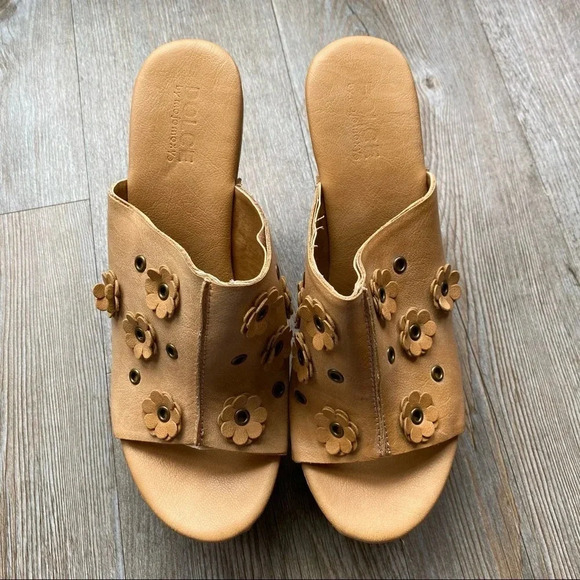 DOLCE by MOJOMOXY |  Chunky Platform Sandal - Picture 2 of 9